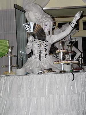 MarieTable002.JPG